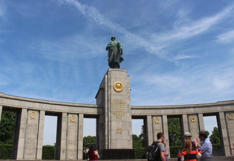 Berlin cimetière hommage aux Russes Treptower Park